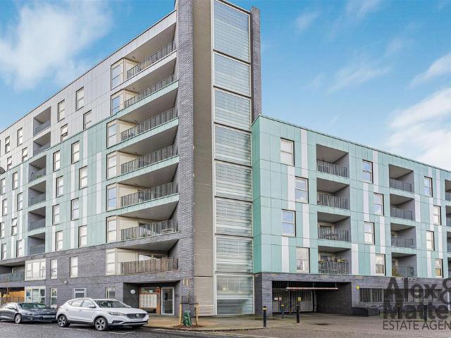Flat for sale in Bermondsey, Isle Of Man