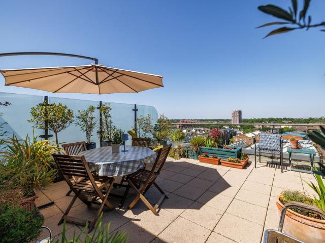 Flat for sale in Sands End, Isle Of Man