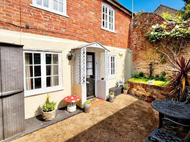 Flat for sale in Ringwood, Ashurst Bridge