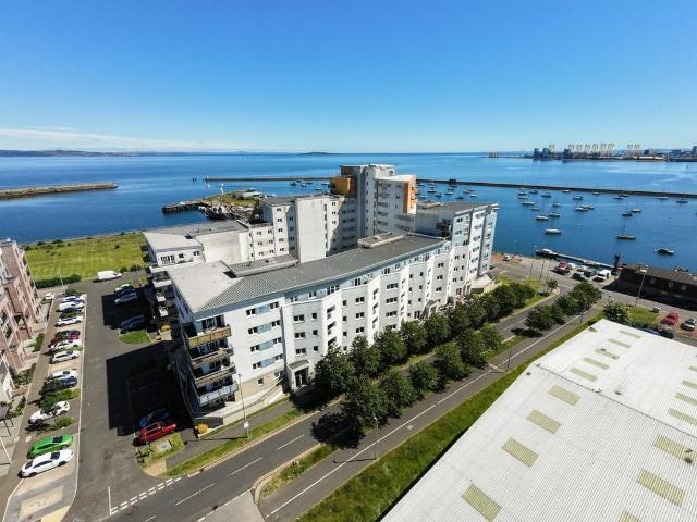 Flat for sale in Granton Harbour, Granton