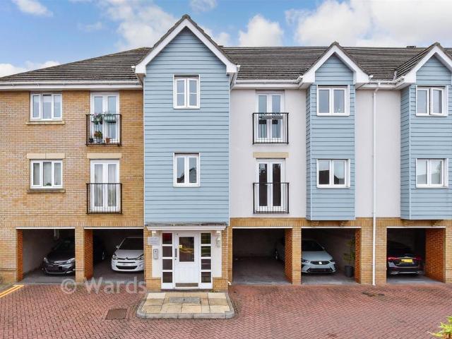 Flat for sale in New Hythe, Tonbridge and Malling