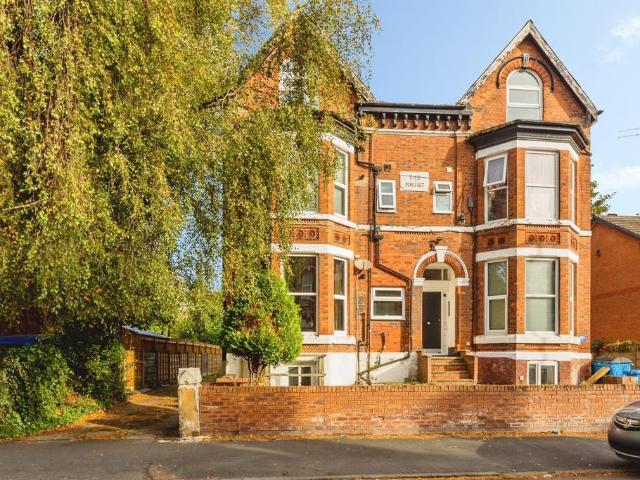 Flat for sale in Whalley Range, Manchester