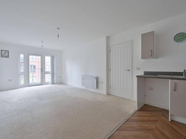 Flat for sale in Pouchen End, Hertfordshire