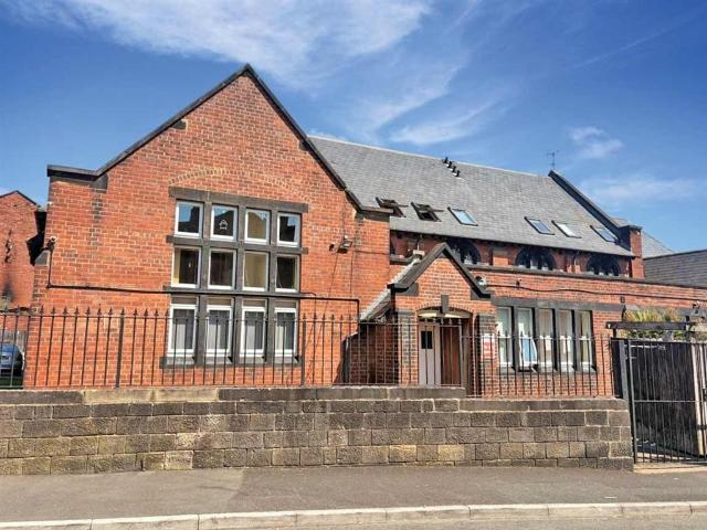 Flat for sale in Armley, West Yorkshire