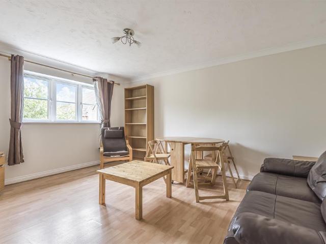 Flat for sale in The Slade, Oxfordshire