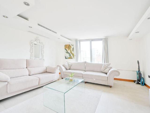 Flat for sale in Greater London