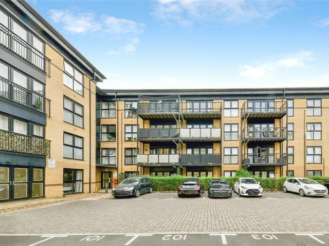 Flat for sale in Pin Green Industrial Area, Stevenage