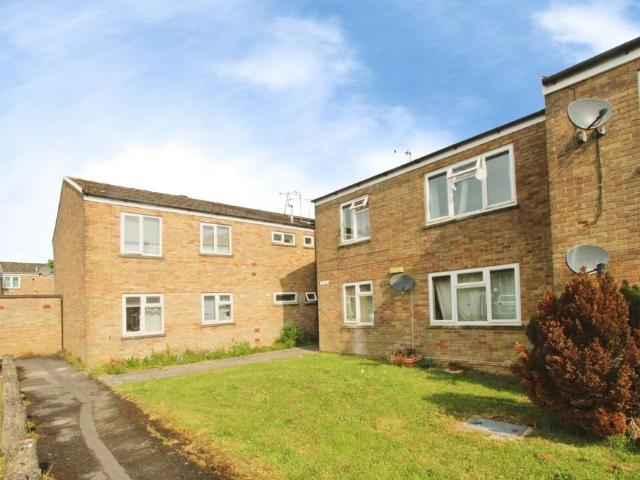 Flat for sale in Purton, Wiltshire
