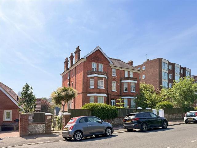 Flat for sale in Eastbourne, East Sussex
