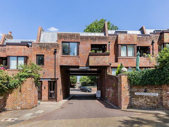 Flat for sale in St Albans, Five Acres
