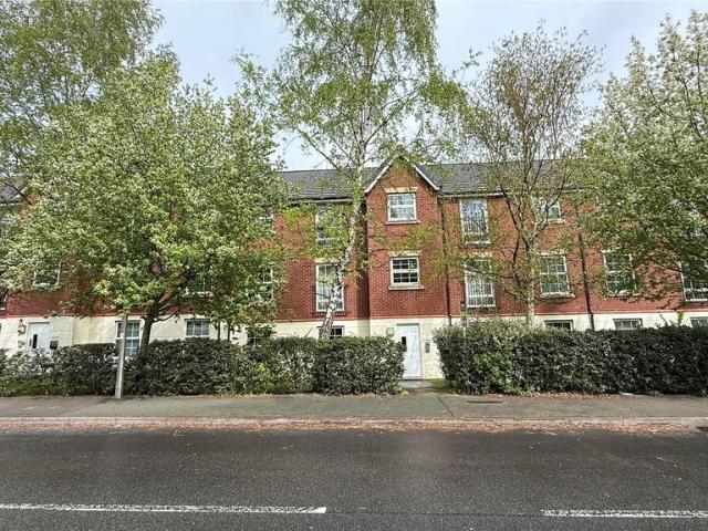 Flat for sale in Rossmore Estate, Rossmore