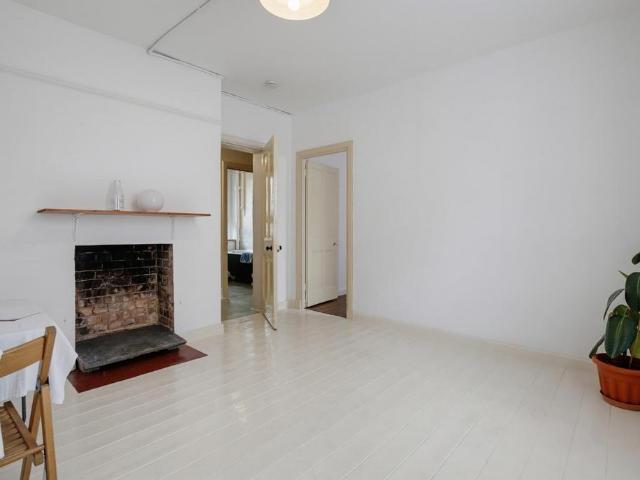 Flat for sale in Old Kent Road, Greater London