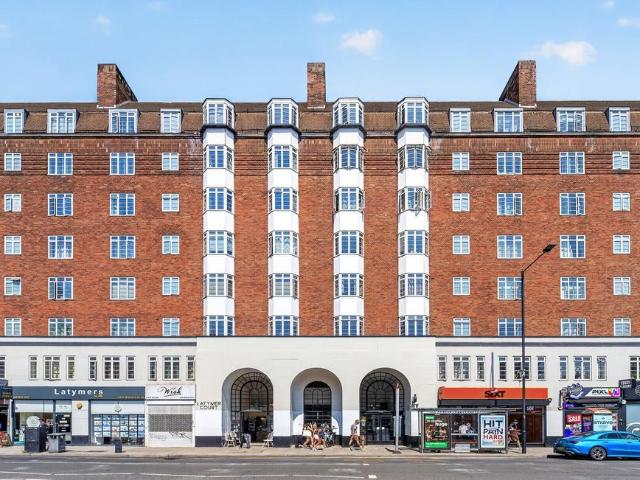Flat for sale in Brook Green, Greater London