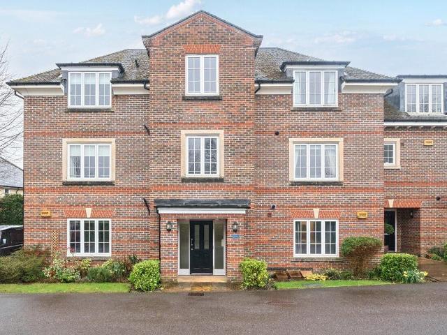 Flat for sale in Harestock, Winchester