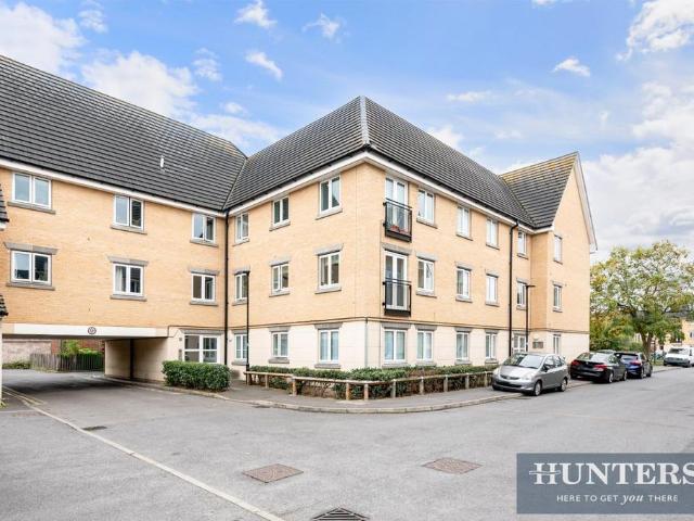 Flat for sale in London Borough of Hounslow, Greater London