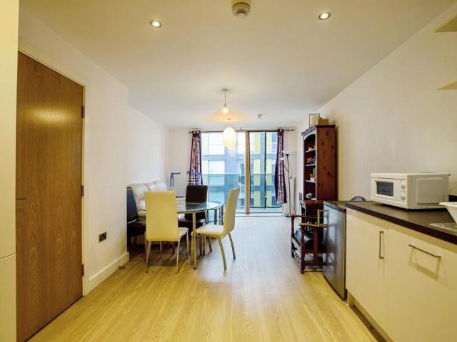 Flat for sale in London Borough of Lewisham, Deptford