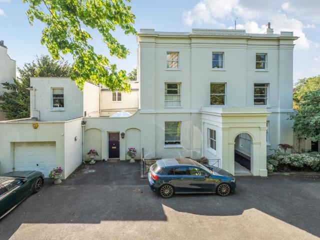 Flat for sale in Montpellier, Golden Valley
