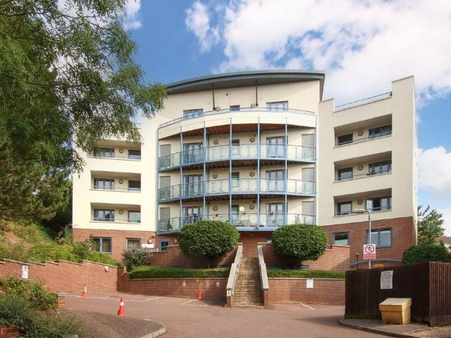 Flat for sale in New Mill, Pouchen End
