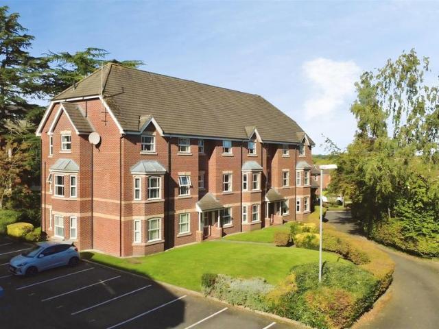 Flat for sale in West Heath, Congleton
