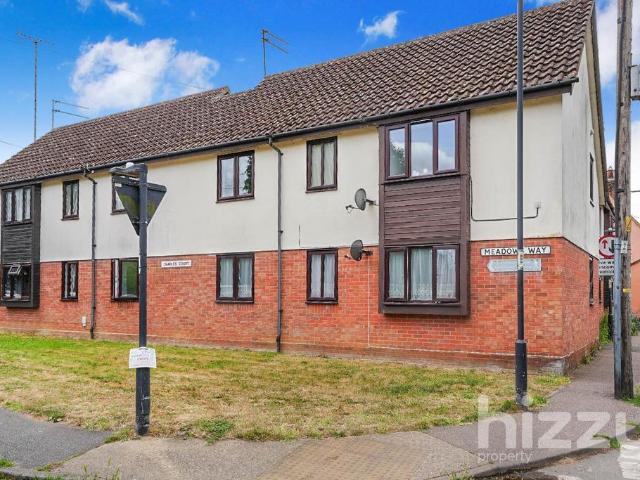 Flat for sale in Chelmondiston, Suffolk