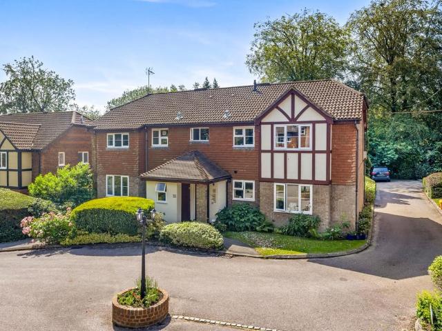 Flat for sale in Cross In Hand, East Sussex