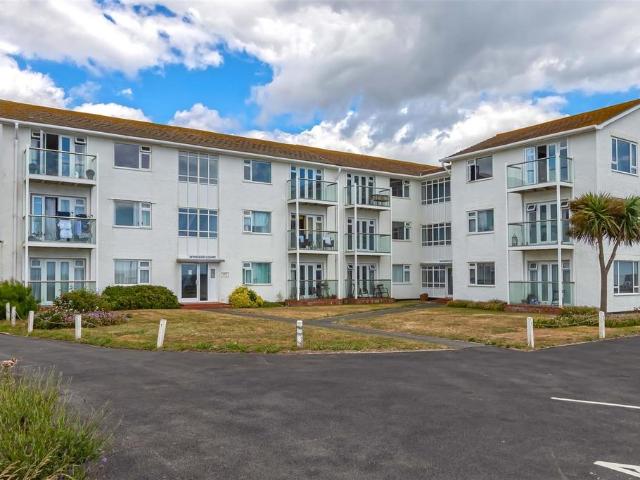 Flat for sale in Worthing, West Sussex