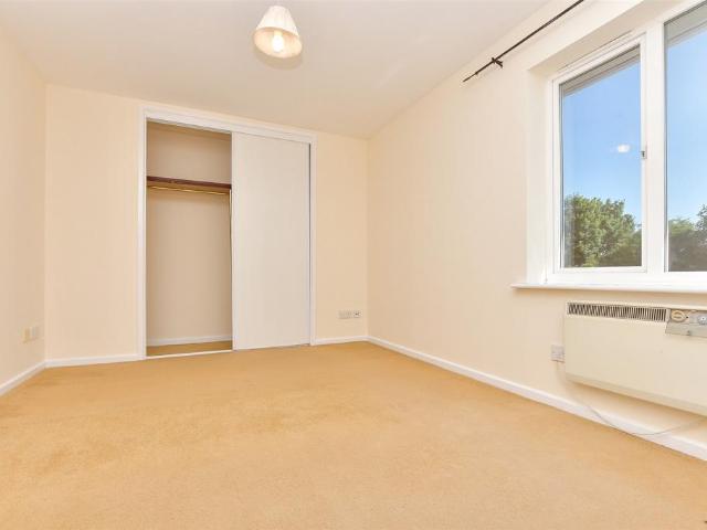 Flat for sale in Midway, Kent