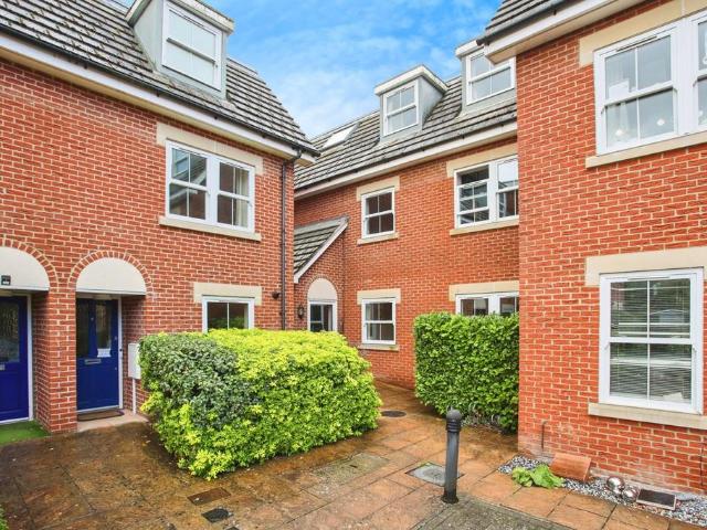Flat for sale in Brook Street, Bourne Vale