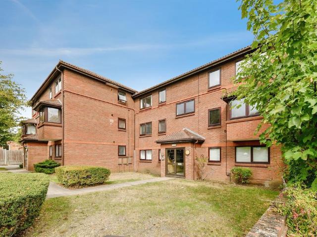 Flat for sale in Whitehill, King's Walden