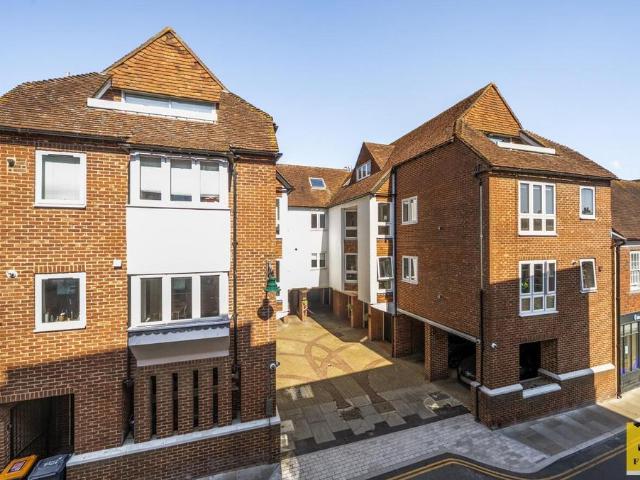 Flat for sale in St. Mildred's, The Bridge