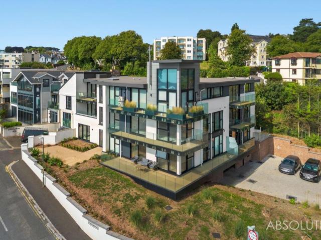 Flat for sale in Livermead