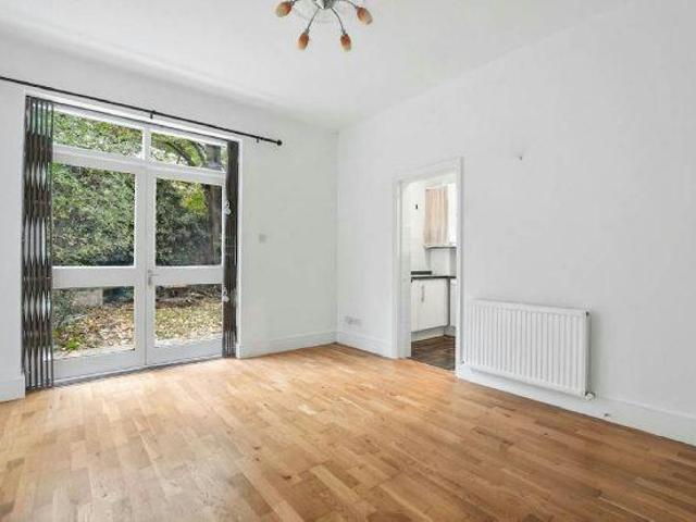Flat for sale in Archway, Greater London