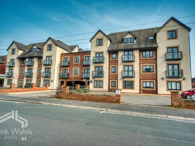 Flat for sale in St Annes, Fylde