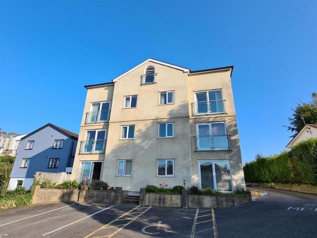 Flat for sale in Launceston, Cornwall