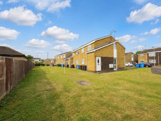 Flat for sale in Orchard Park, Hull