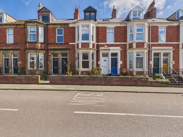 Flat for sale in Bensham, Tyne And Wear
