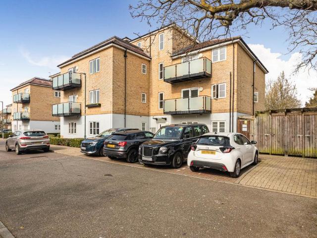 Flat for sale in Blendon, Greater London