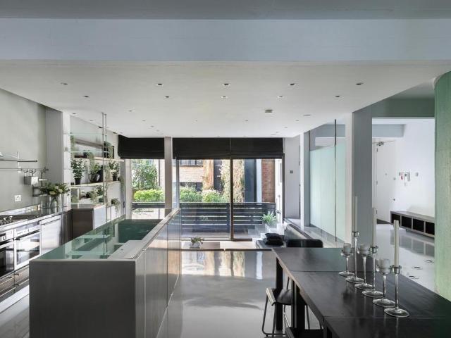 Flat for sale in Finsbury, Greater London