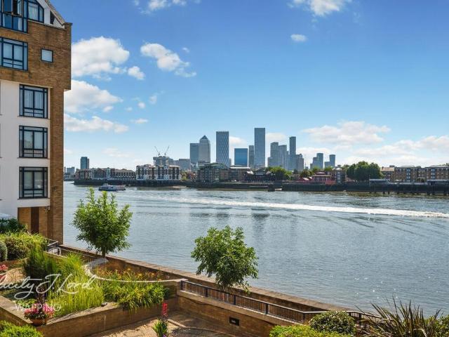 Flat for sale in St. George in the East, Shadwell