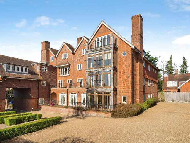 Flat for sale in St James, Sandown Park