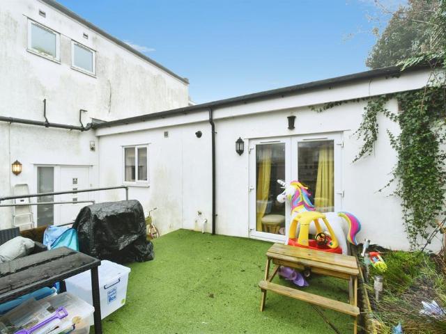 Flat for sale in Woodingdean, Brighton & Hove