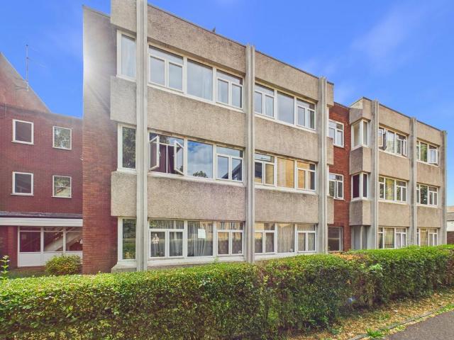 Flat for sale in Huntingdon
