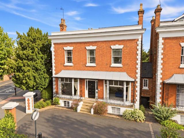 Flat for sale in Sydenham, Green Close