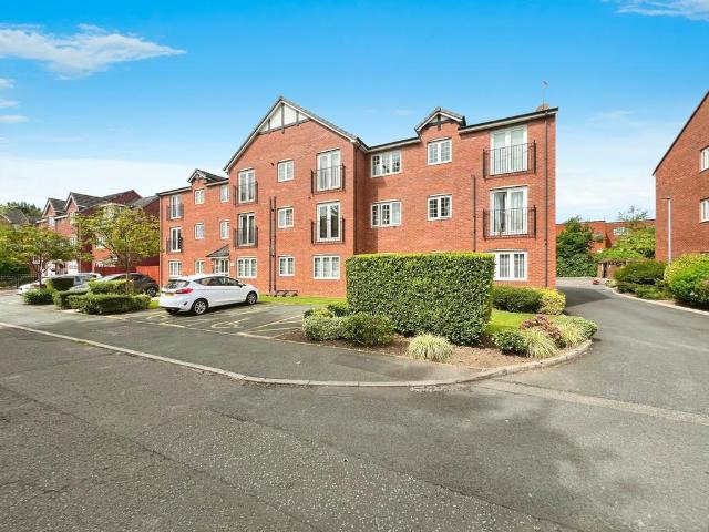 Flat for sale in Salford, Greater Manchester