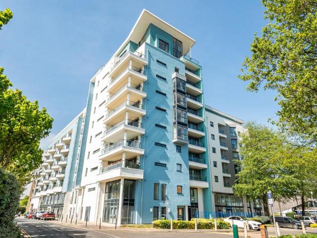 Flat for sale in Ocean Village, City Of Southampton