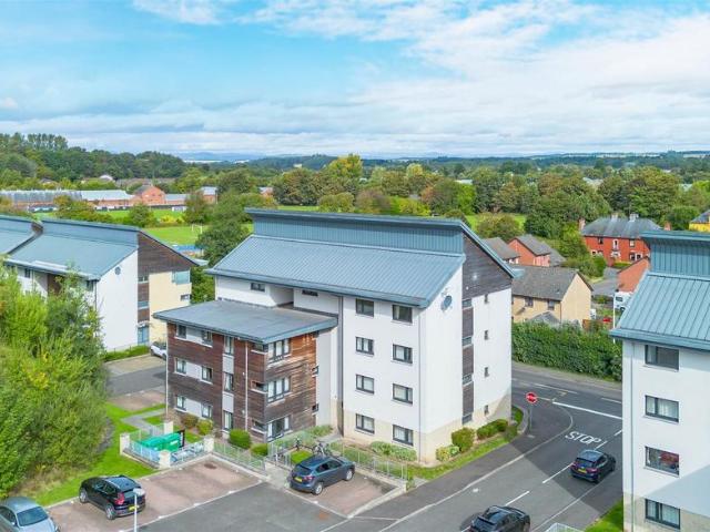 Flat for sale in Hillyland, Moneydie