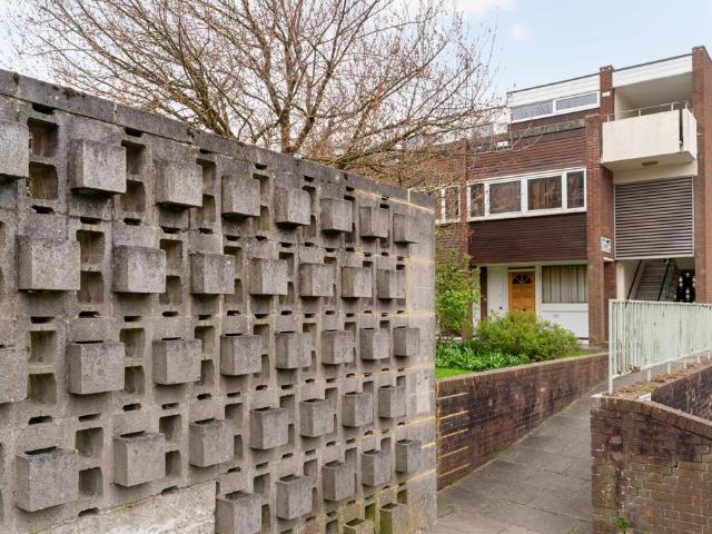 Flat for sale in London Borough of Croydon, South Norwood