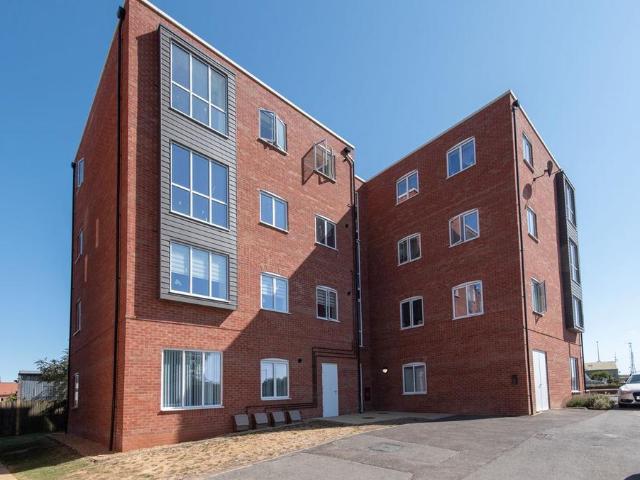 Flat for sale in St Thomas, Boston
