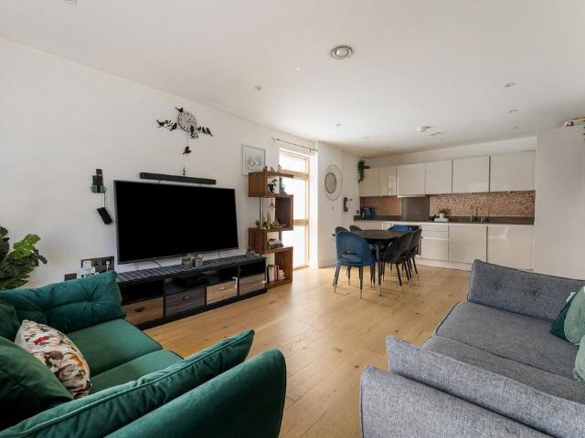 Flat for sale in Holywell Estate, North Watford