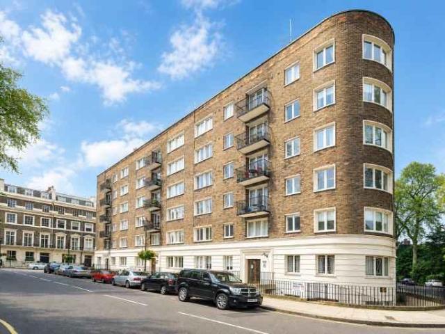 Flat for sale in Paddington, Greater London